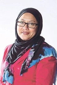 Tunku Mona Riza